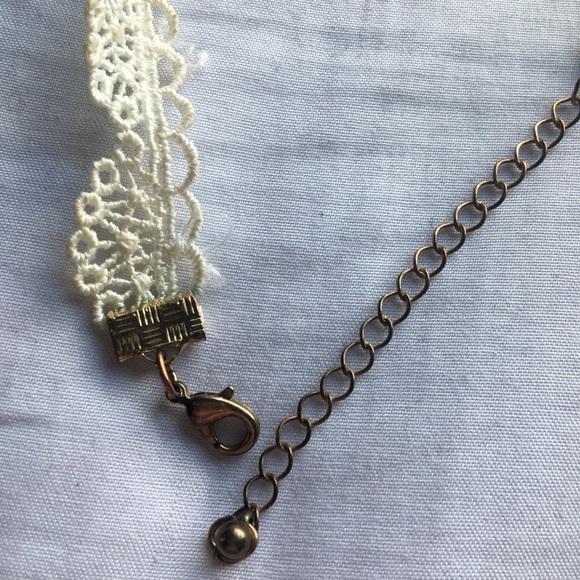 White Lace Choker - Picture 2 of 7